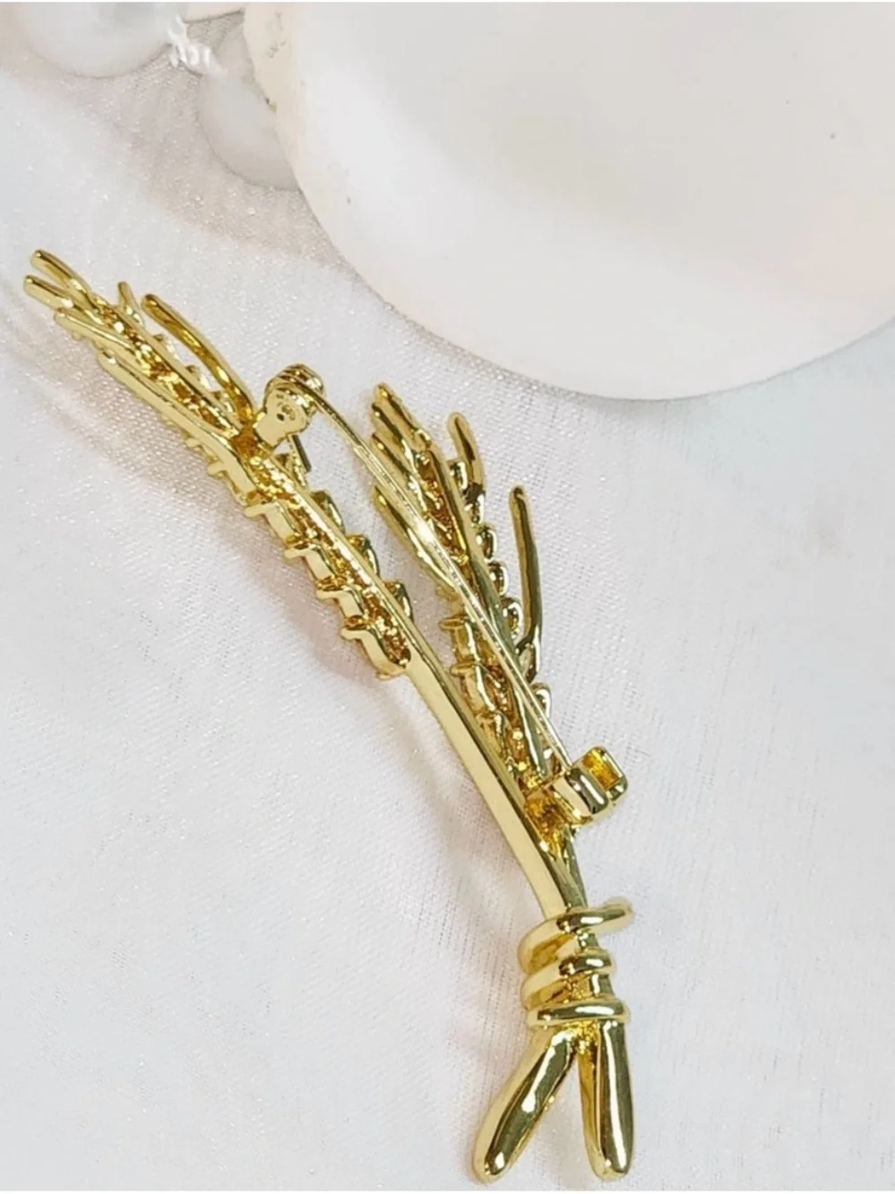 Anthropologie Gold Wheat Stem Brooch